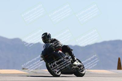 media/Oct-13-2025-Moto Forza (Mon) [[a66d839500]]/3-B Group/Session 4 (Turn 9)/